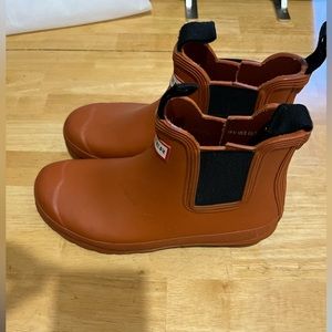 Hunter boots in excellent shape!
